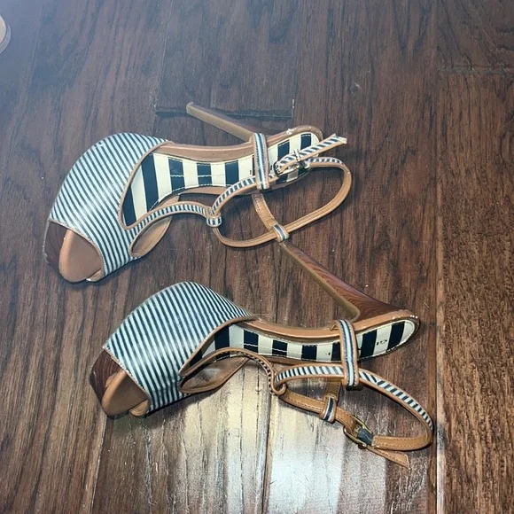 Gianni Bini navy blue white striped tan brown high heel sandals women’s shoes 8 - Picture 3 of 7